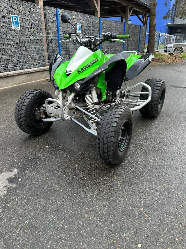 Sportovní čtyřkolka Kawasaki KFX450R s SPZ