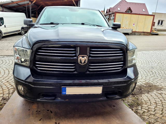 Přední maska dodge RAM 1500