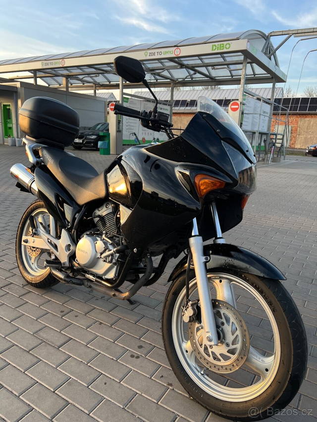 Honda Varadero XL 125 (A1 řidičák)