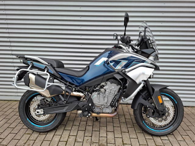 CFMOTO 800MT Sport 2025 (AKCE: PŘILBA + BUNDA ZDARMA)