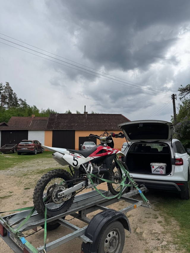 KOUPIM papiry na Husqvarnu WR300