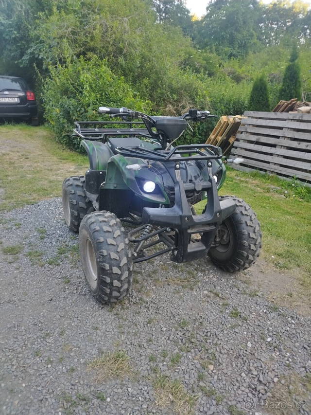 Elektrická čtyřkolka Hecht 1200w army