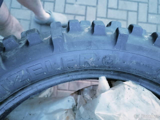 Pneu 140/80/18