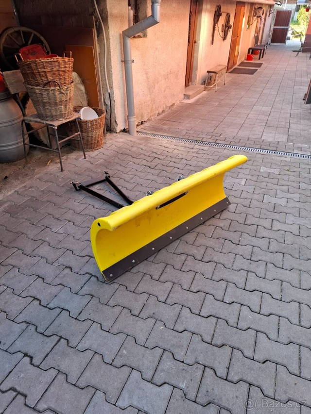 Pastová radlice SHARK s kovovým hrotem + univerzální adaptér