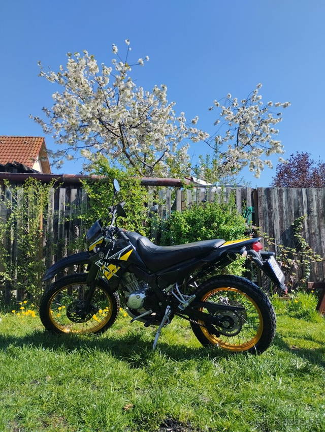 Yamaha XT 125 R