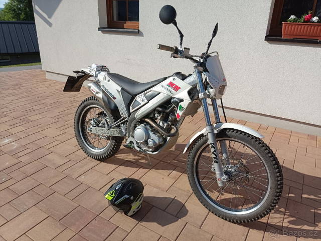 Hm Locusta 200