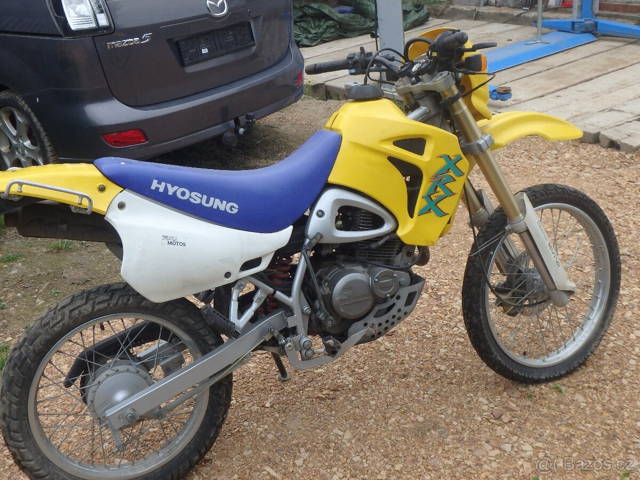 Hyosung cestovni enduro