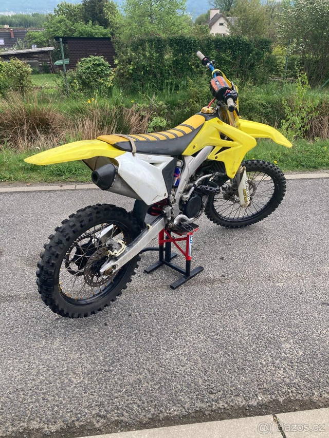 Suzuki RMZ250 2009