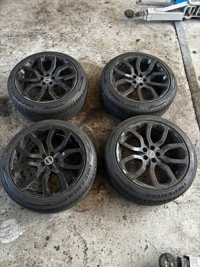 Alu Range Rover 9.5x20 ET45 + 245/45 R20