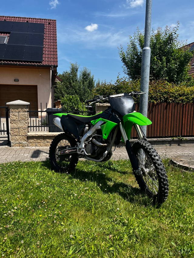 Kawasaki KXF 250 rok 2011 jedna vada a to spojkový koš