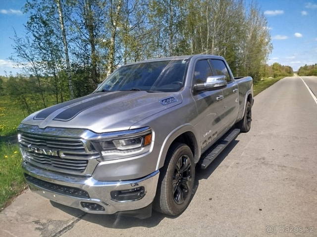 Dodge Ram 1500 Laramie Long 5.7 V8 r.v 2019