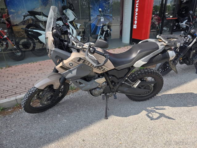 Yamaha XT 660 Z Ténéré (2009) velmi slušná, kufr
