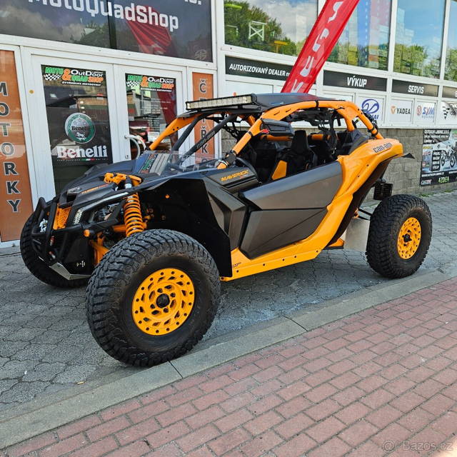 CAN-AM Maverick XRC Turbo,najeto pouze 943 km, PO SERVISU