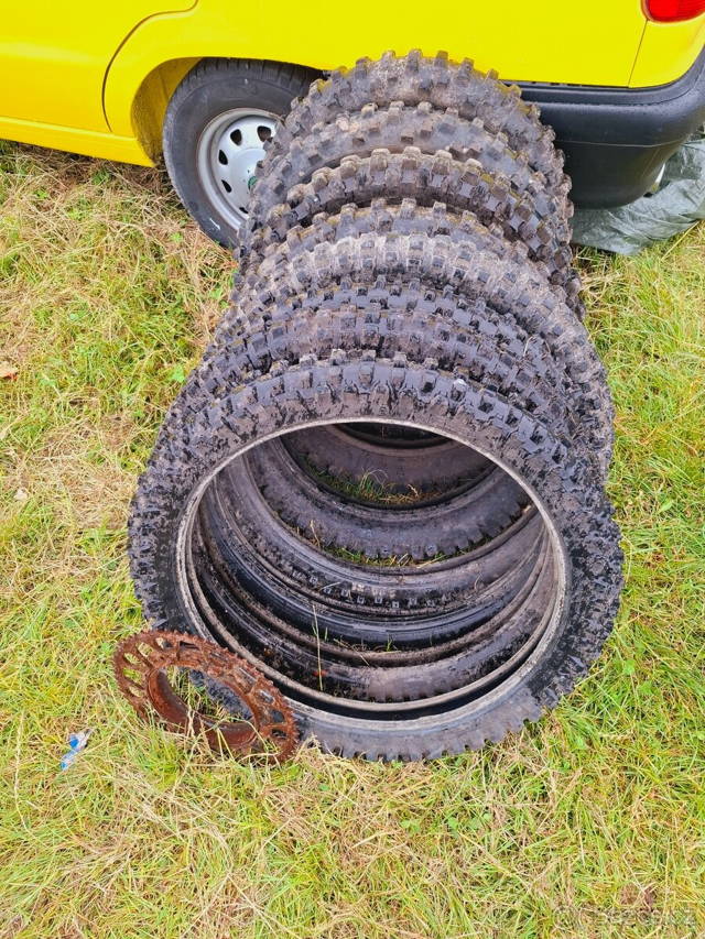 Motocrosove pneu