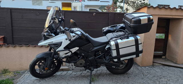 Suzuki V-Strom 1050 XT - 1. majitel, Top stav, DPH