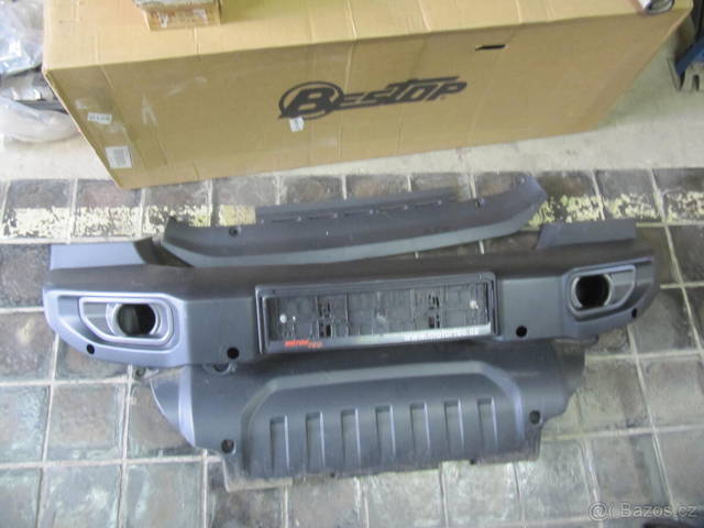 Jeep Wrangler přední nárazník