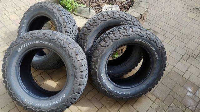 BFGoodrich All-Terrain T/A KO2 245/65R17 111/108S