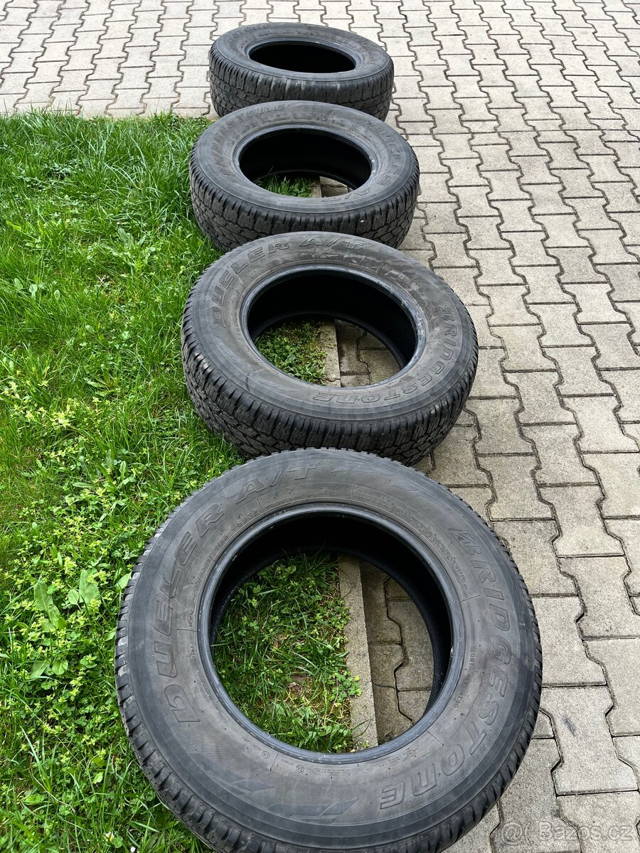 265/65 R17