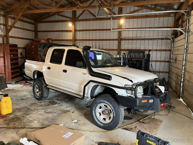 Toyota HI-LUX nebo Land Cruiser pickup