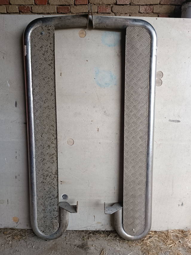 2x nerezové nášlapy offroad 174cm x 50cm