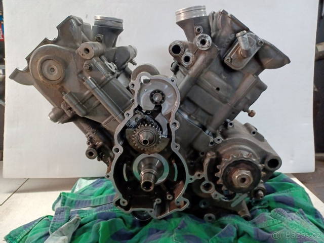 KTM LC8 950 - MOTOR NA DÍLY