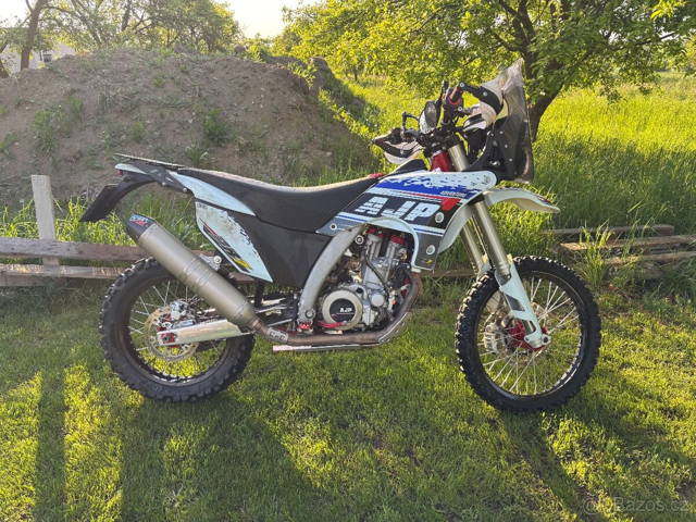 AJP PR7