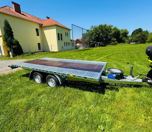 Auto přepravník (plato)