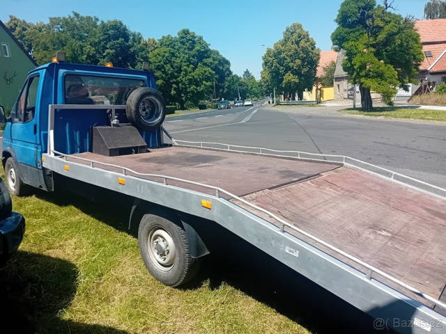 Odtahový speciál Ford Transit