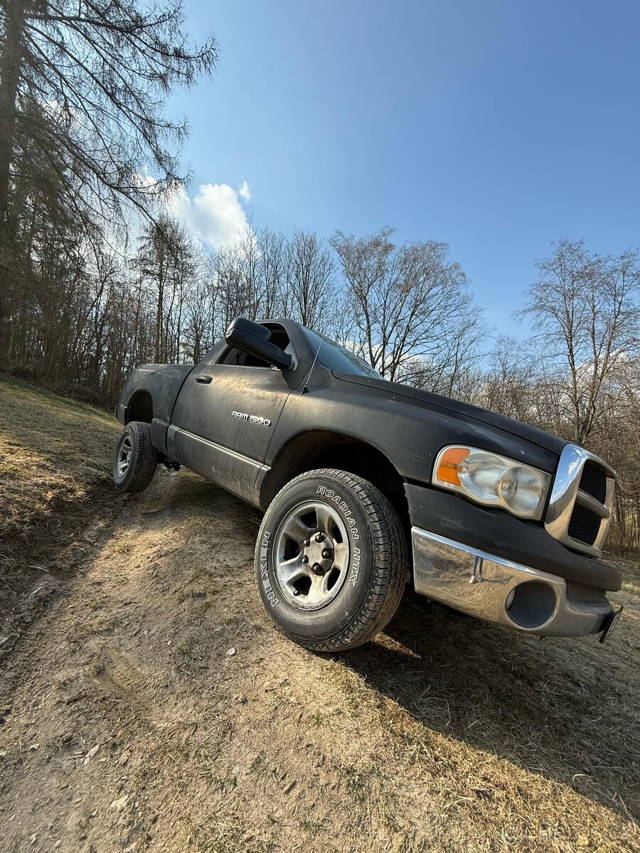 DODGE RAM 1500 SLT 4x4