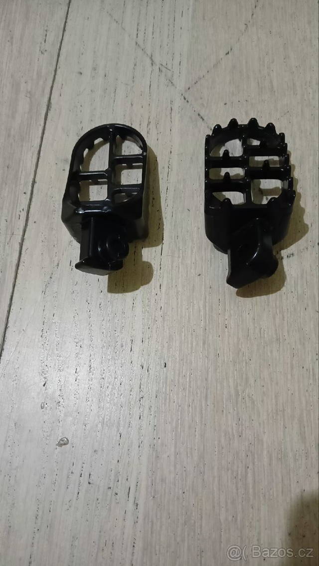 Stupačky na motorku