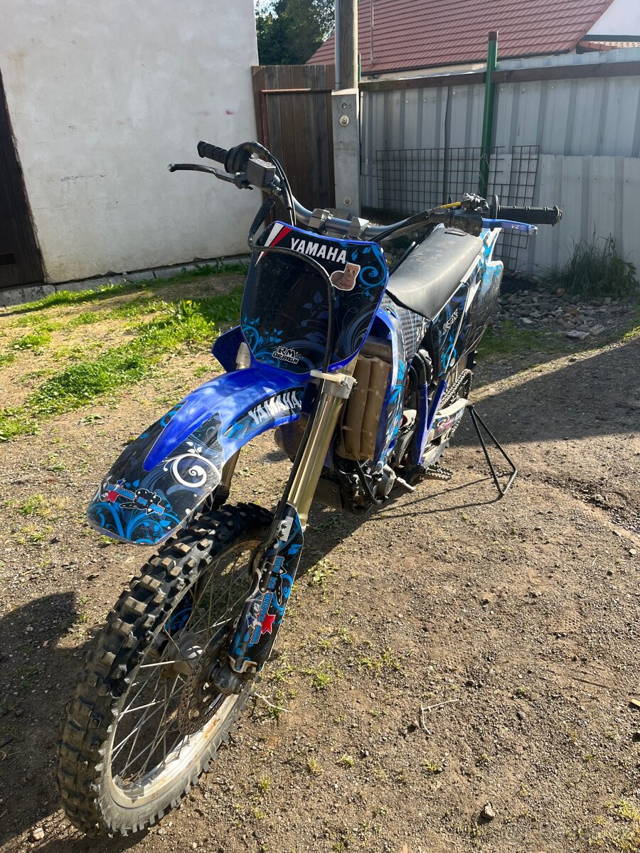 Yamaha yzf 450 2005+oblečení a helma