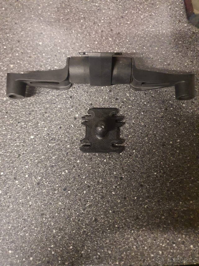 Držák na telefon nebo navigaci