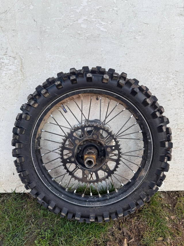 Zadní kolo Suzuki Rmz 450