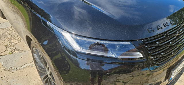 Pravé přední světlo  LR Velar 2024