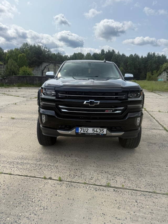 Chevrolet Silverado Z71 Black Widow
