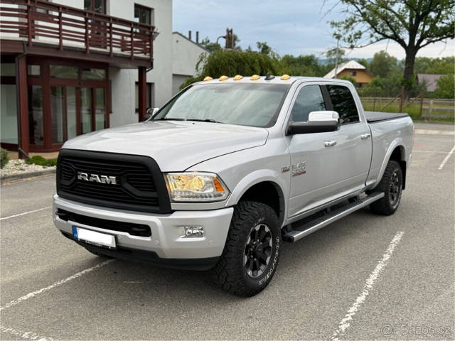 DODGE RAM 2500 HEAVY DUTY—6.4 V8 HEMI—2016–Laramie—VZDUCH—