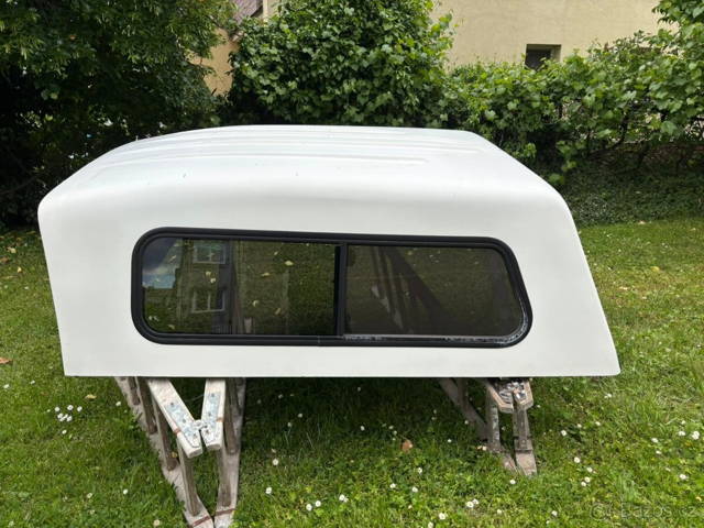 Toyota Hilux hardtop