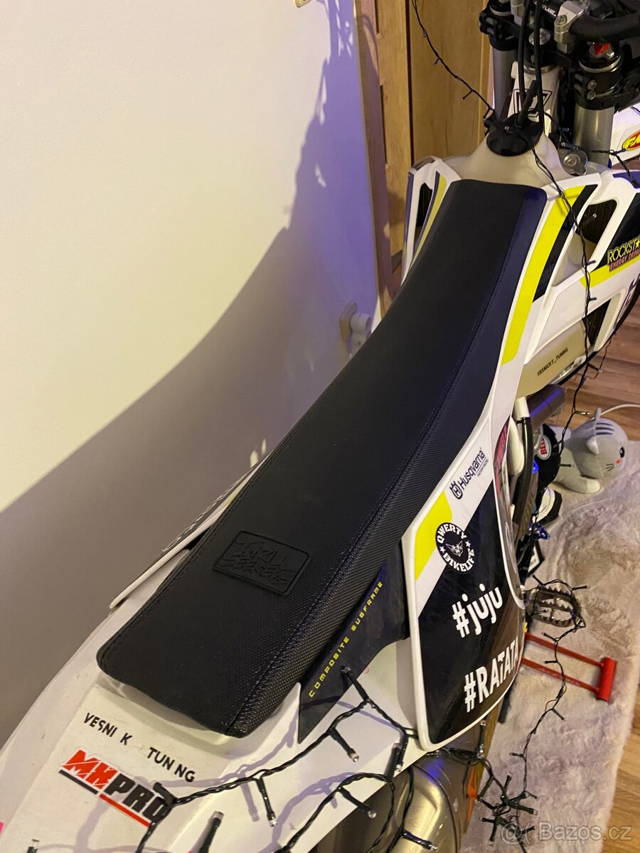 ThrillSeekers potah sedla Husqvarna