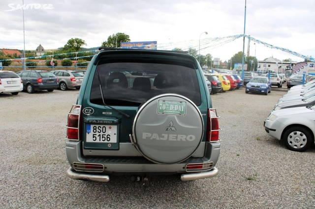 Off-road Mitsubishi Pajero Wagon Priwilage