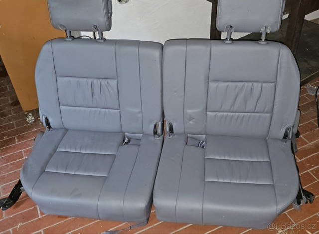 Zadní 3 řada sedaček land cruiser 100