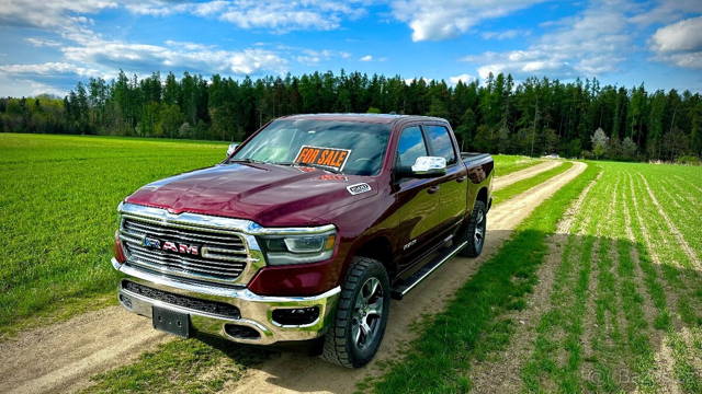 RAM 1500 Laramie 5.7 HEMI eTorque – 2023 | Luxusní výbava