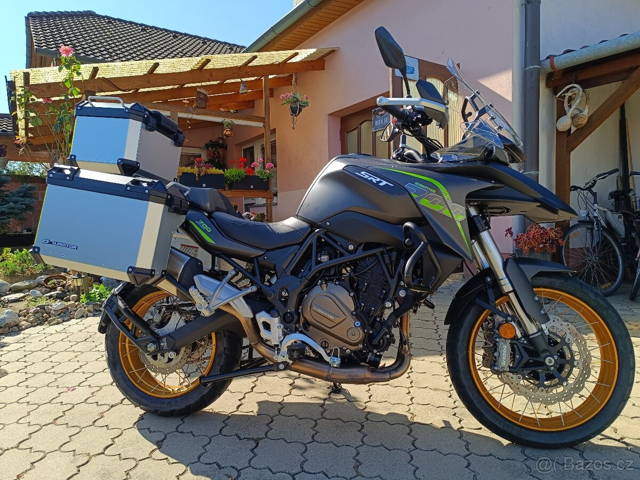 QJ SRT 700X