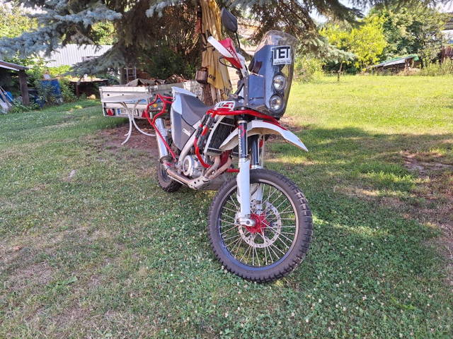 Prodám AJP PR7