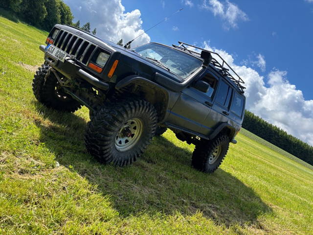Jeep cherokee xj 4,0 manuál LPG