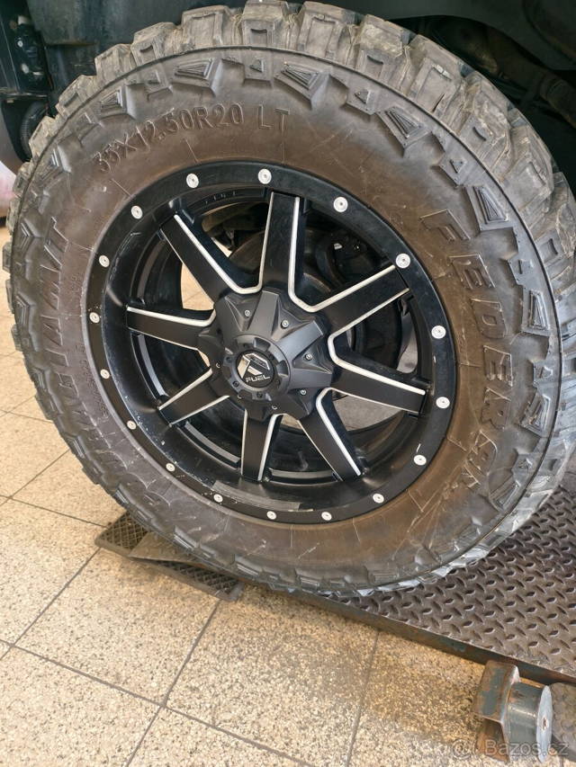 Alu kola Hummer H2 a vymezovací podložky