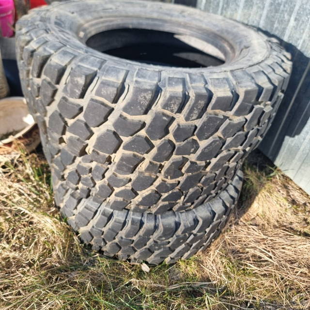 Terénní pneu 235/70/16