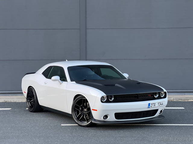 DODGE CHALLENGER RT SCATPACK 6,4l V8. MANUÁL 362kw