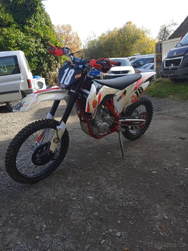 Terénní moto 300ccm(Zánovní moto)