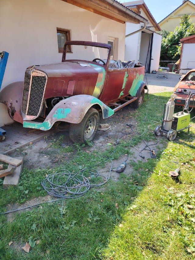 Uvažuji o prodeji hotrodu 7 Míst WW2