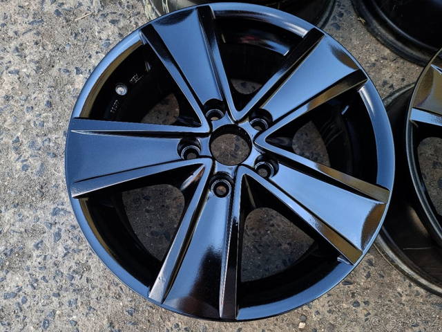 Použité alukola 7J17 5X120 Volkswagen T5 6 Amarok